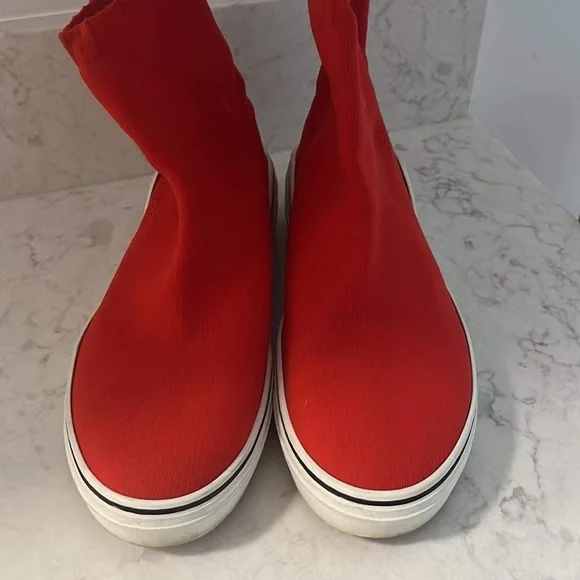 Givenchy - Picture 4 of 4